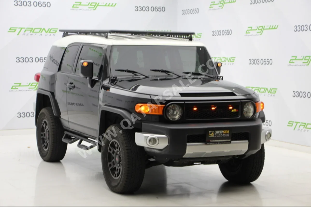 Toyota  FJ Cruiser  2015  Automatic  195,000 Km  6 Cylinder  Four Wheel Drive (4WD)  SUV  Black