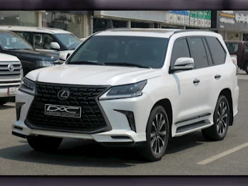 Lexus  LX  570 S Black Edition  2021  Automatic  200,000 Km  8 Cylinder  Four Wheel Drive (4WD)  SUV  White