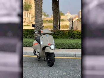 Vespa  300 GTV -  2024 - Color Beige -  Warranty