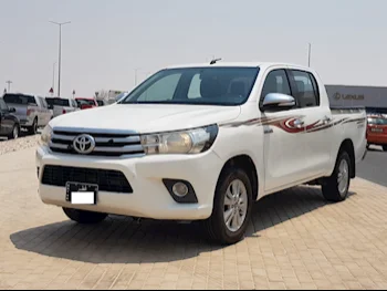 Toyota  Hilux  2016  Automatic  240,000 Km  4 Cylinder  Four Wheel Drive (4WD)  Pick Up  White