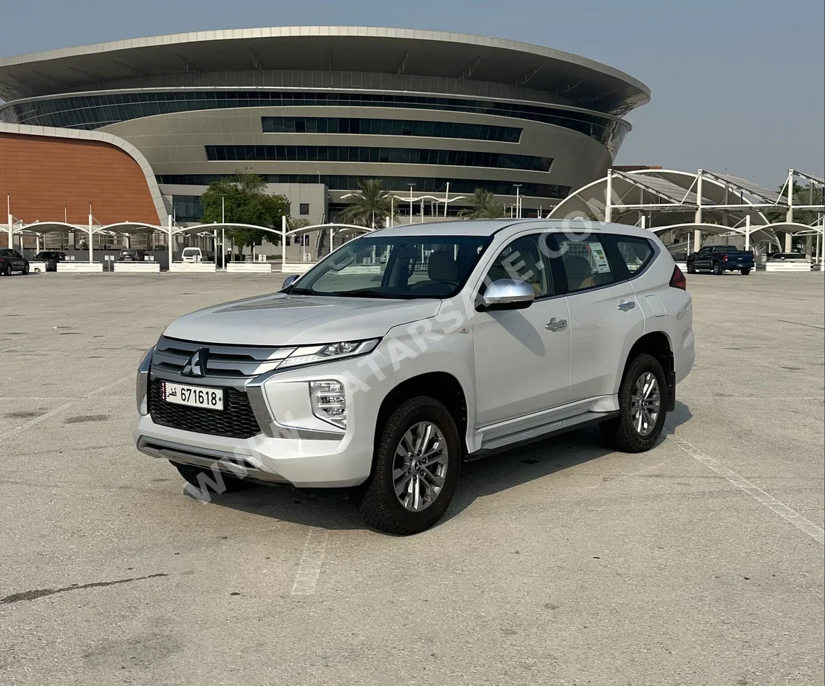 Mitsubishi  Pajero  3.0  2022  Automatic  12,000 Km  6 Cylinder  All Wheel Drive (AWD)  SUV  Silver  With Warranty