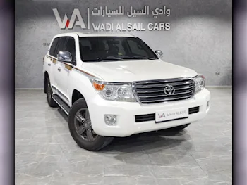 Toyota  Land Cruiser  GXR  2013  Automatic  192,000 Km  8 Cylinder  Four Wheel Drive (4WD)  SUV  White