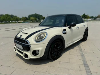 Mini  Cooper  JCW  2016  Automatic  175,000 Km  4 Cylinder  Front Wheel Drive (FWD)  Hatchback  White