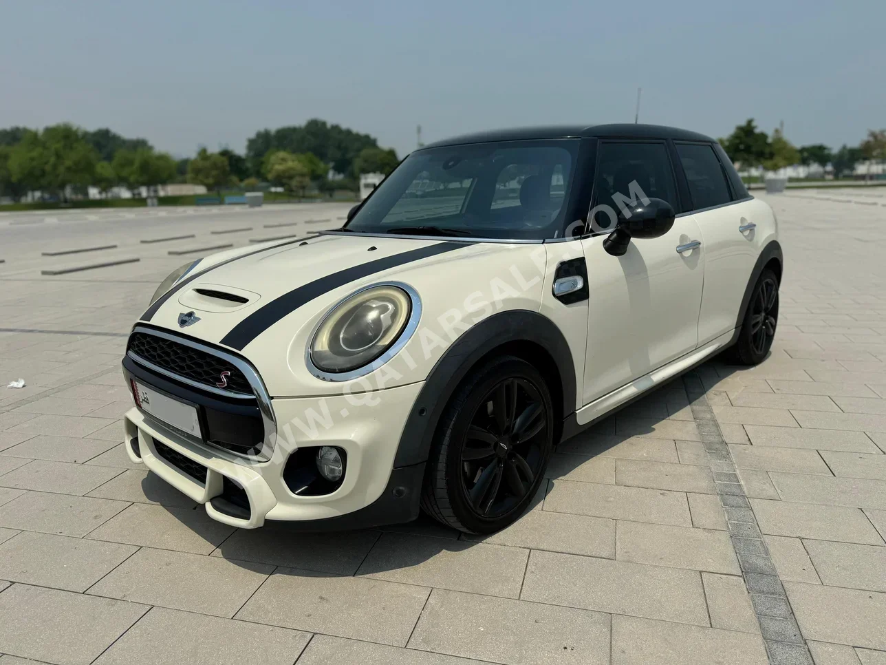 Mini  Cooper  JCW  2016  Automatic  175,000 Km  4 Cylinder  Front Wheel Drive (FWD)  Hatchback  White