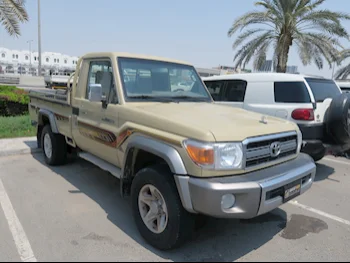 Toyota  Land Cruiser  LX  2022  Manual  63,000 Km  6 Cylinder  Four Wheel Drive (4WD)  Pick Up  Beige  With Warranty