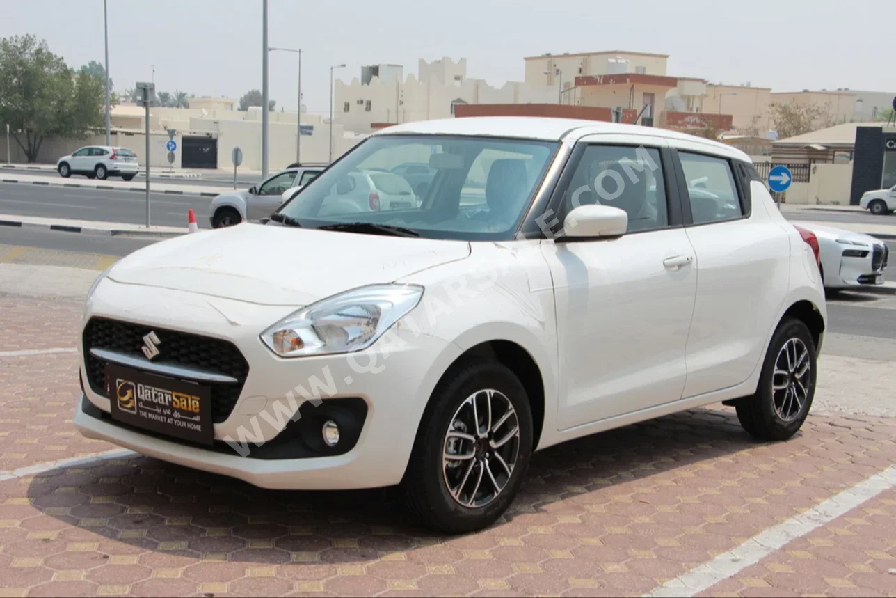 Suzuki  Swift  2024  Automatic  0 Km  4 Cylinder  Front Wheel Drive (FWD)  Hatchback  White