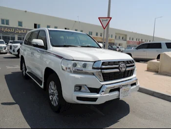 Toyota  Land Cruiser  GXR  2018  Automatic  188٬000 Km  8 Cylinder  Four Wheel Drive (4WD)  SUV  White