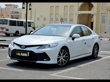  Toyota  Camry  Limited  2024  Automatic  700 Km  6 Cylinder  Front Wheel Drive (FWD)  Sedan  White  With Warranty