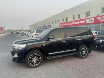 Toyota  Land Cruiser  VXR  2018  Automatic  246,000 Km  8 Cylinder  Four Wheel Drive (4WD)  SUV  Black