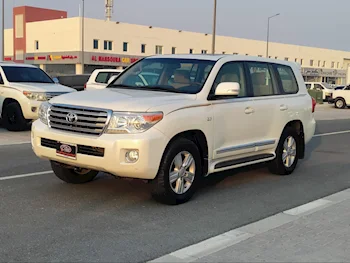 Toyota  Land Cruiser  VXR  2015  Automatic  379,000 Km  8 Cylinder  Four Wheel Drive (4WD)  SUV  White