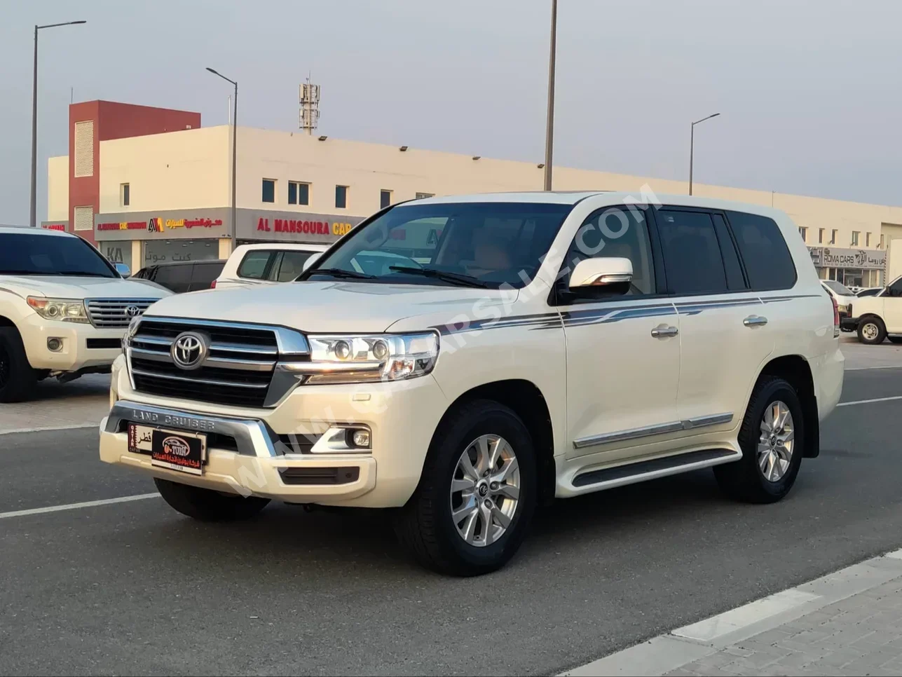 Toyota  Land Cruiser  GXR  2020  Automatic  75,000 Km  8 Cylinder  Four Wheel Drive (4WD)  SUV  White