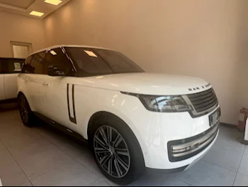 Land Rover  Range Rover  Vogue HSE  2022  Automatic  13,000 Km  8 Cylinder  Four Wheel Drive (4WD)  SUV  White  With Warranty