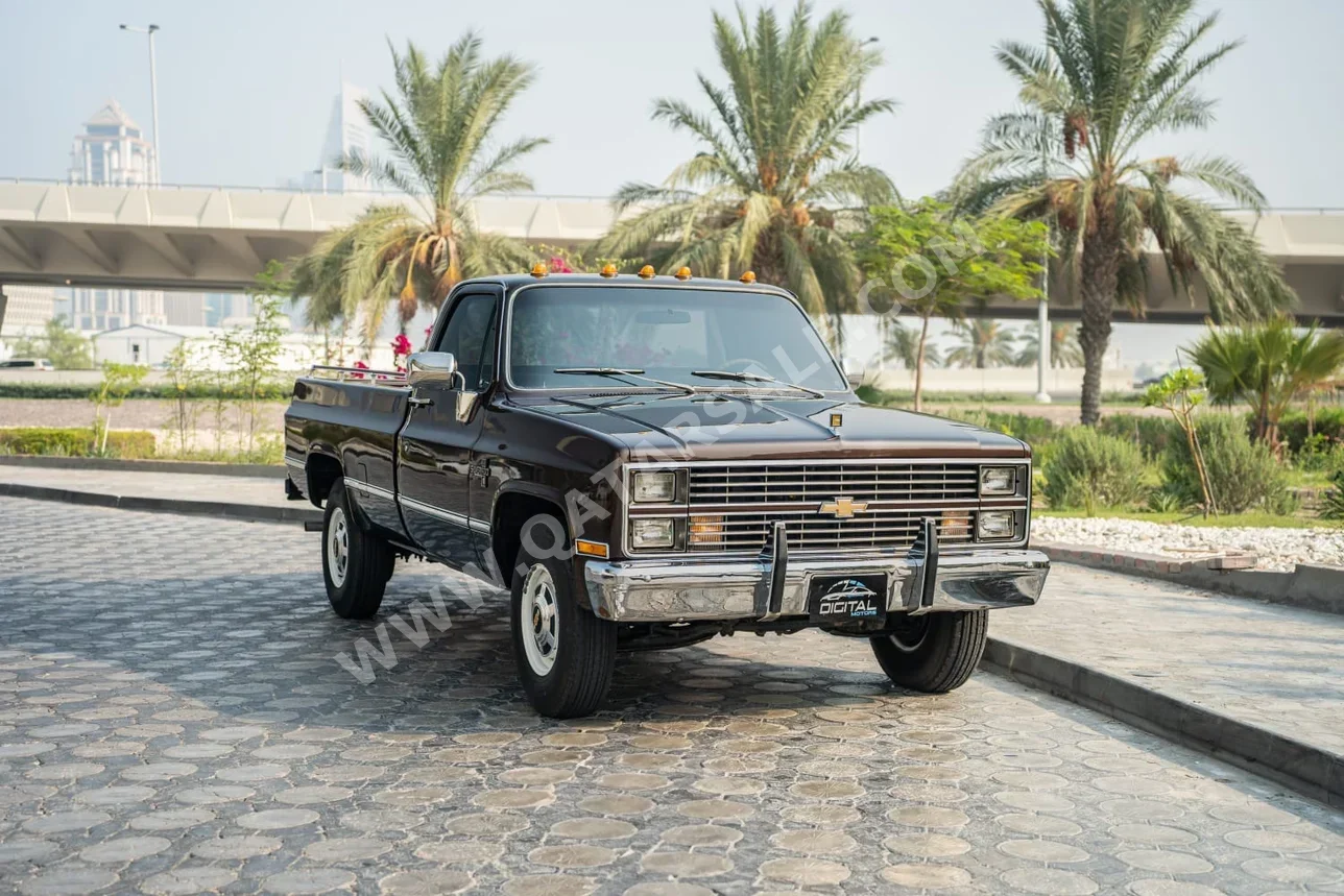 Chevrolet  Silverado  1983  Automatic  68,889 Km  8 Cylinder  Four Wheel Drive (4WD)  Pick Up  Bronze