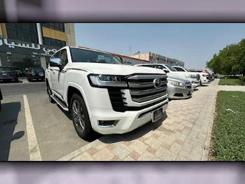 Toyota  Land Cruiser  VXR Twin Turbo  2024  Automatic  1,600 Km  6 Cylinder  Four Wheel Drive (4WD)  SUV  White  With Warranty