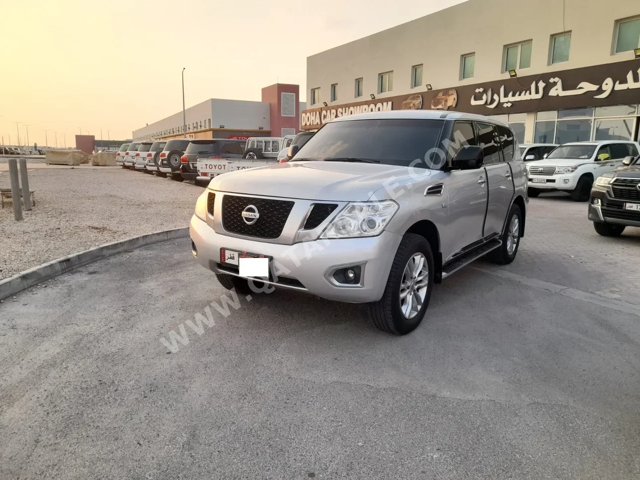 Nissan  Patrol  SE  2015  Automatic  126,000 Km  8 Cylinder  Four Wheel Drive (4WD)  SUV  Silver