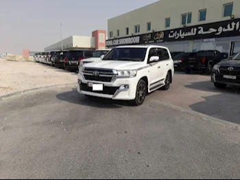 Toyota  Land Cruiser  VXR  2016  Automatic  228,000 Km  8 Cylinder  Four Wheel Drive (4WD)  SUV  White