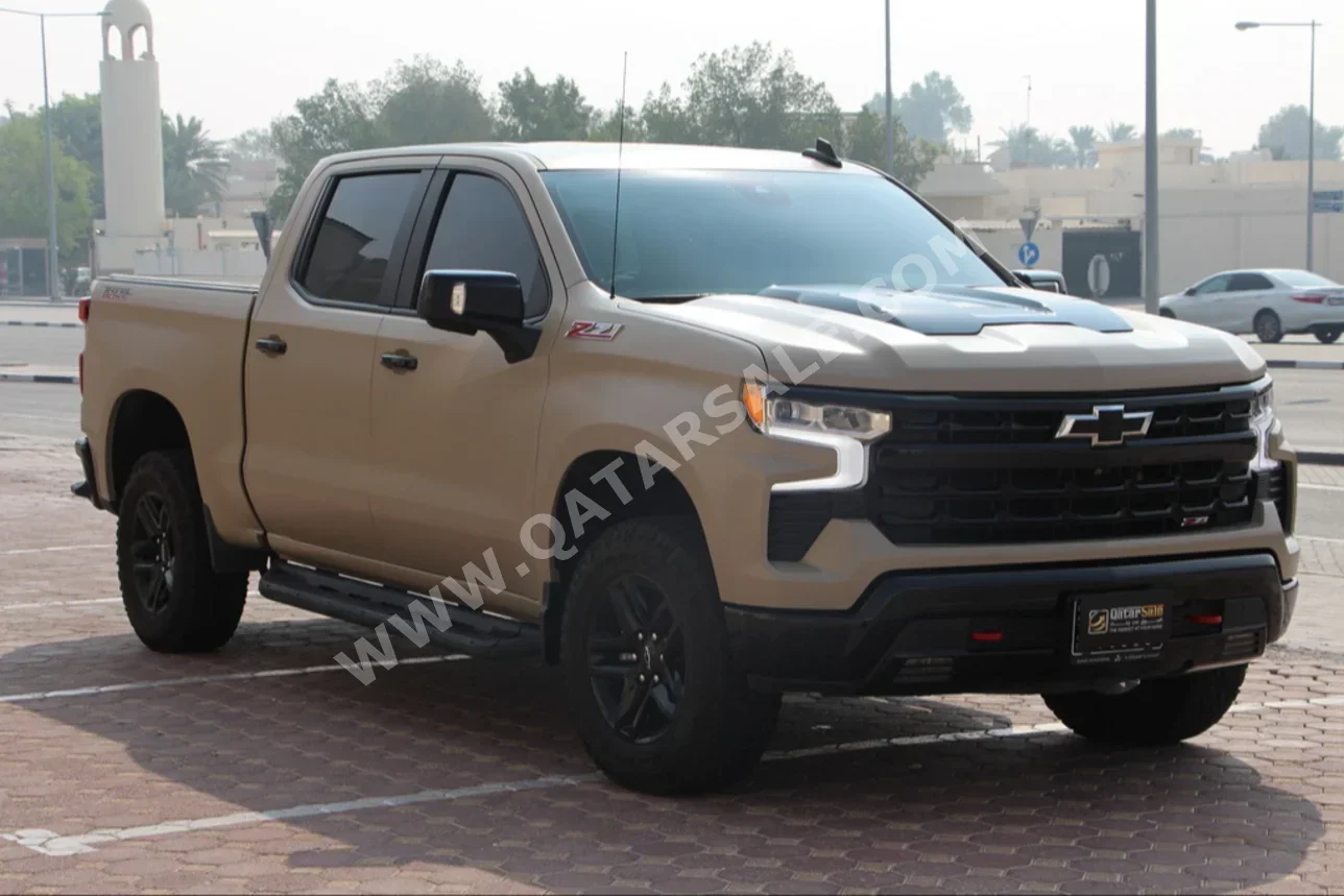 Chevrolet  Silverado  Trail Boss  2023  Automatic  33,000 Km  8 Cylinder  Four Wheel Drive (4WD)  Pick Up  Beige  With Warranty