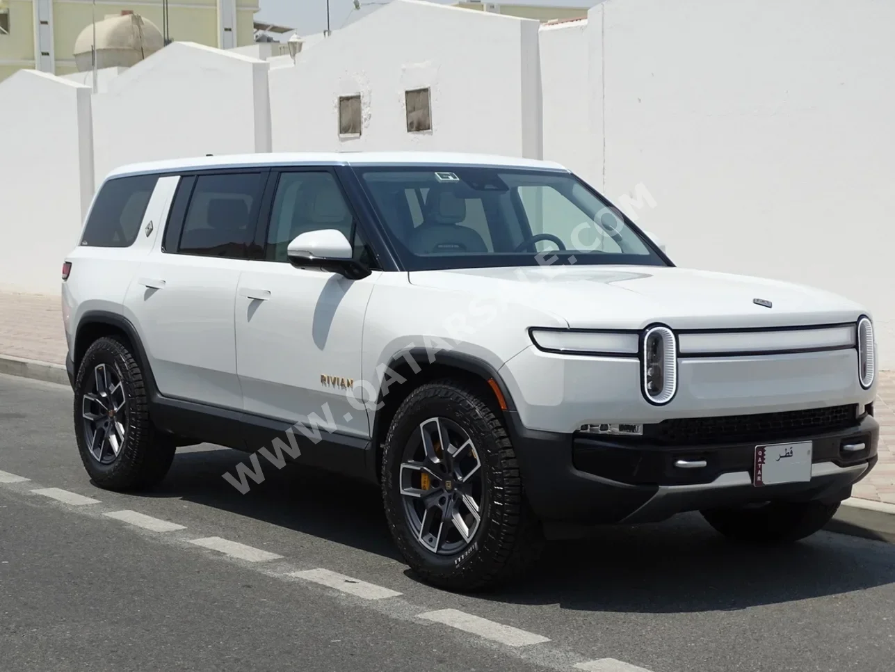 Rivian  R1 S  2023  Automatic  3,000 Km  0 Cylinder  Four Wheel Drive (4WD)  SUV  White