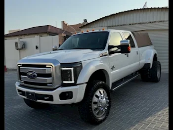 Ford  F  450  2015  Automatic  29,000 Km  8 Cylinder  Four Wheel Drive (4WD)  Pick Up  White