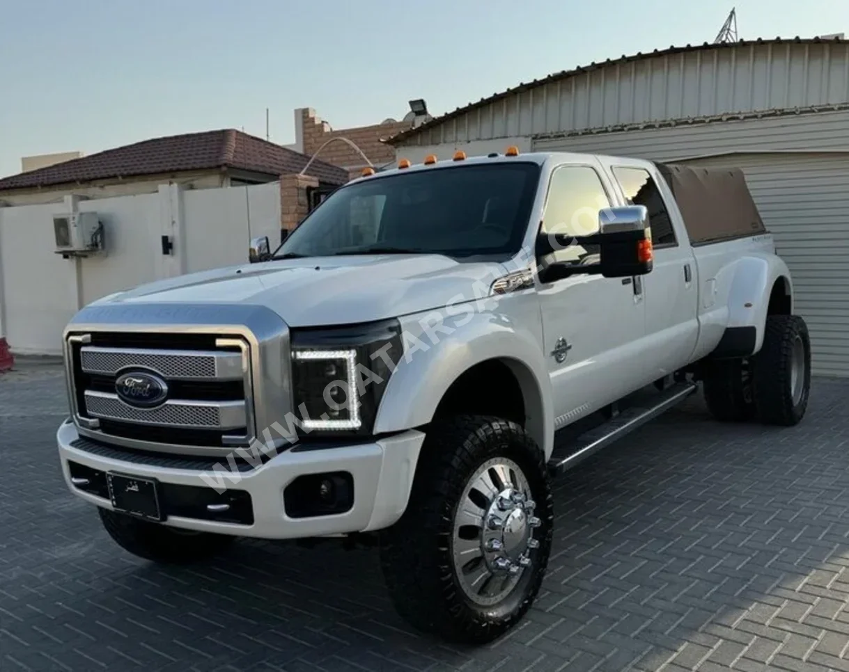 Ford  F  450  2015  Automatic  29,000 Km  8 Cylinder  Four Wheel Drive (4WD)  Pick Up  White