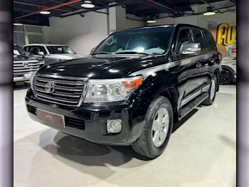 Toyota  Land Cruiser  GXR  2014  Automatic  210,000 Km  8 Cylinder  Four Wheel Drive (4WD)  SUV  Black