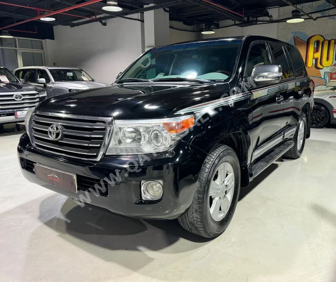 Toyota  Land Cruiser  GXR  2014  Automatic  210,000 Km  8 Cylinder  Four Wheel Drive (4WD)  SUV  Black