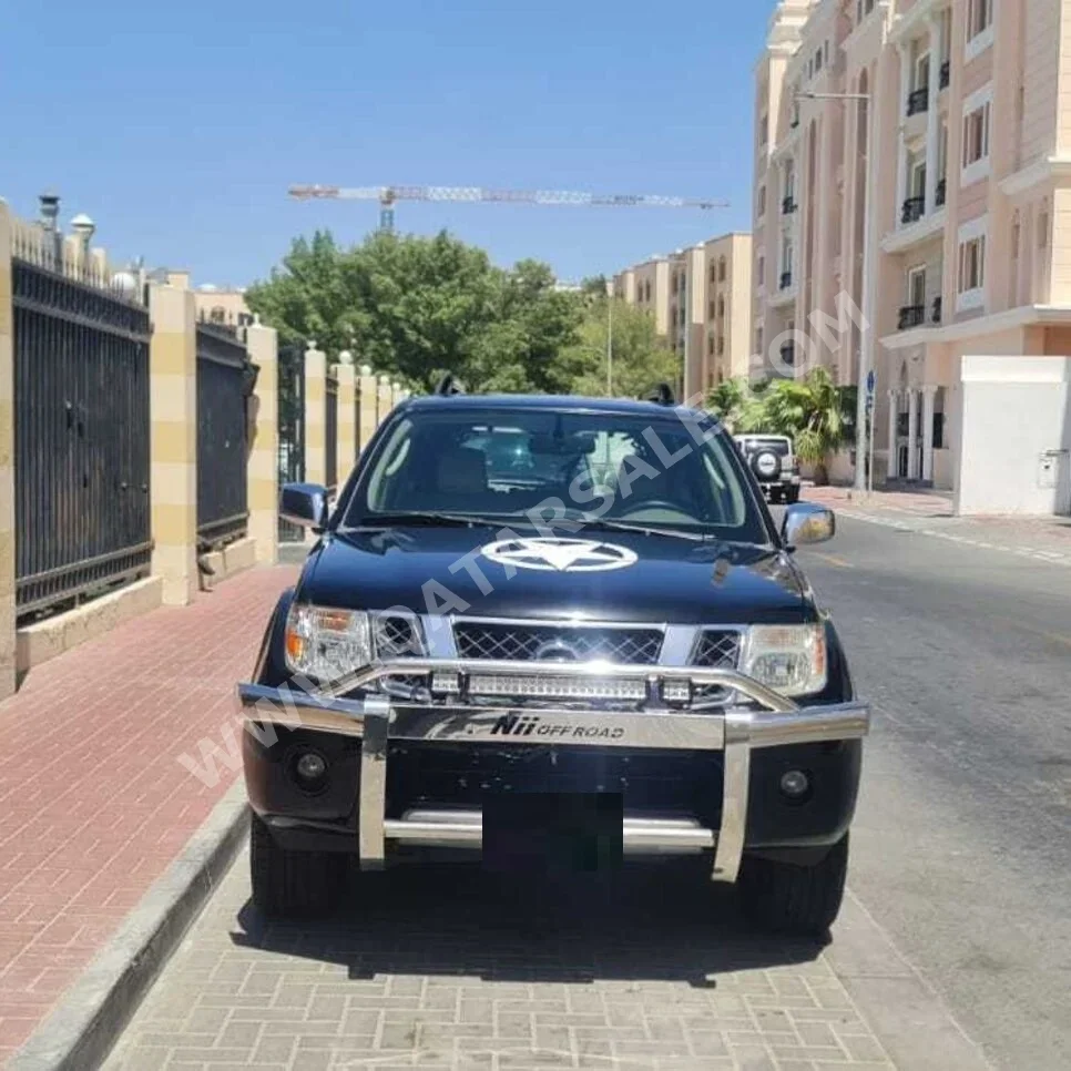 Nissan  Pathfinder  LE  2010  Automatic  185,000 Km  6 Cylinder  Four Wheel Drive (4WD)  SUV  Black