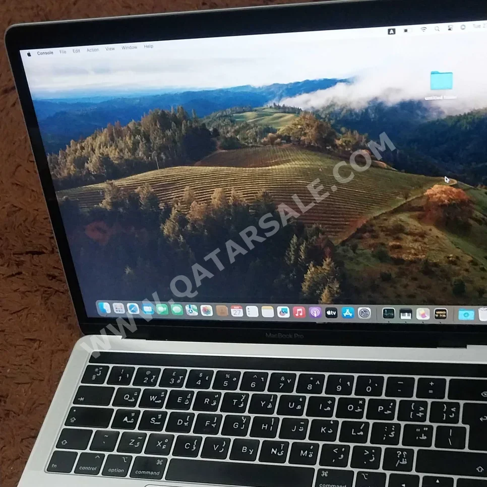 أجهزة الكمبيوتر المحمولة ابل  - ماك بوك برو مقاس 13 إنش  2019  - فضي  - نظام التشغيل ماك او اس  - انتيل  - كور اي 5  -الذاكرة (رام): 8 جيجابابت