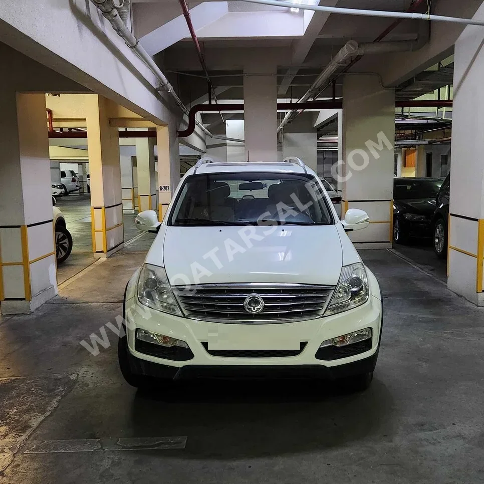 SSangyong  Rexton  2016  Automatic  167,000 Km  6 Cylinder  SUV  White