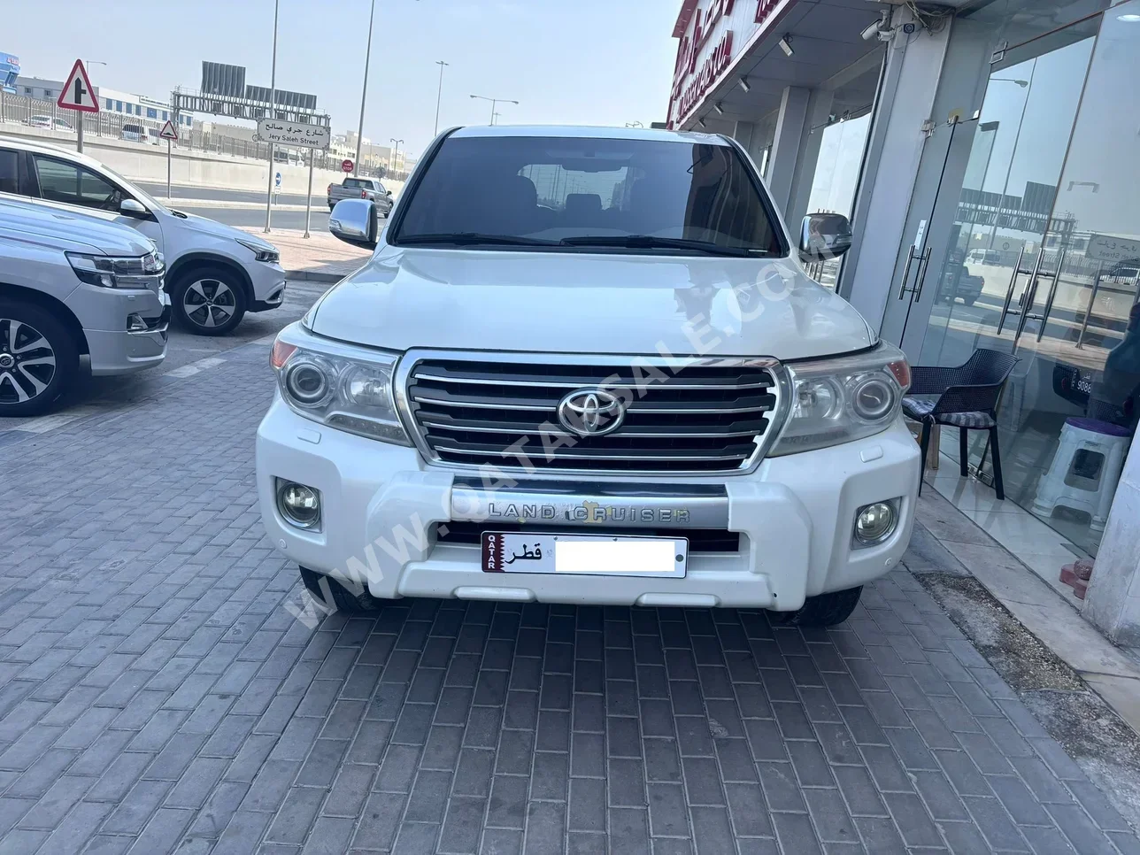 Toyota  Land Cruiser  GXR  2015  Automatic  390,000 Km  8 Cylinder  Four Wheel Drive (4WD)  SUV  White