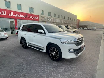 Toyota  Land Cruiser  VXR  2021  Automatic  144,000 Km  8 Cylinder  Four Wheel Drive (4WD)  SUV  White