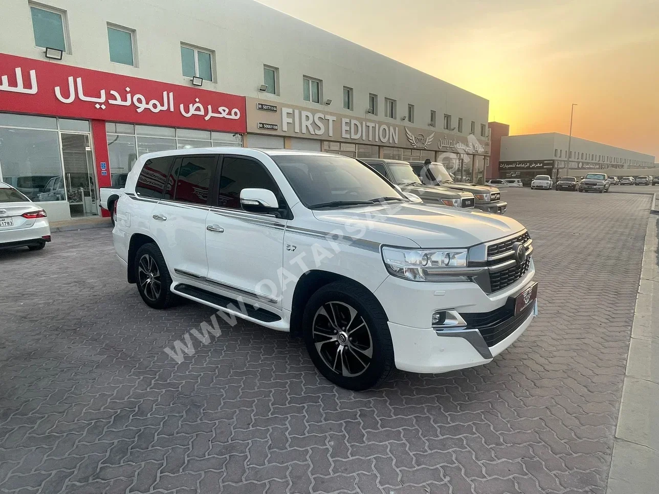 Toyota  Land Cruiser  VXR  2021  Automatic  144,000 Km  8 Cylinder  Four Wheel Drive (4WD)  SUV  White