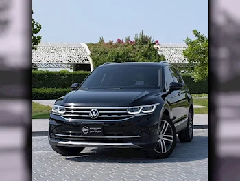 Volkswagen  Tiguan  Elegance  2022  Automatic  19,370 Km  4 Cylinder  All Wheel Drive (AWD)  SUV  Black  With Warranty