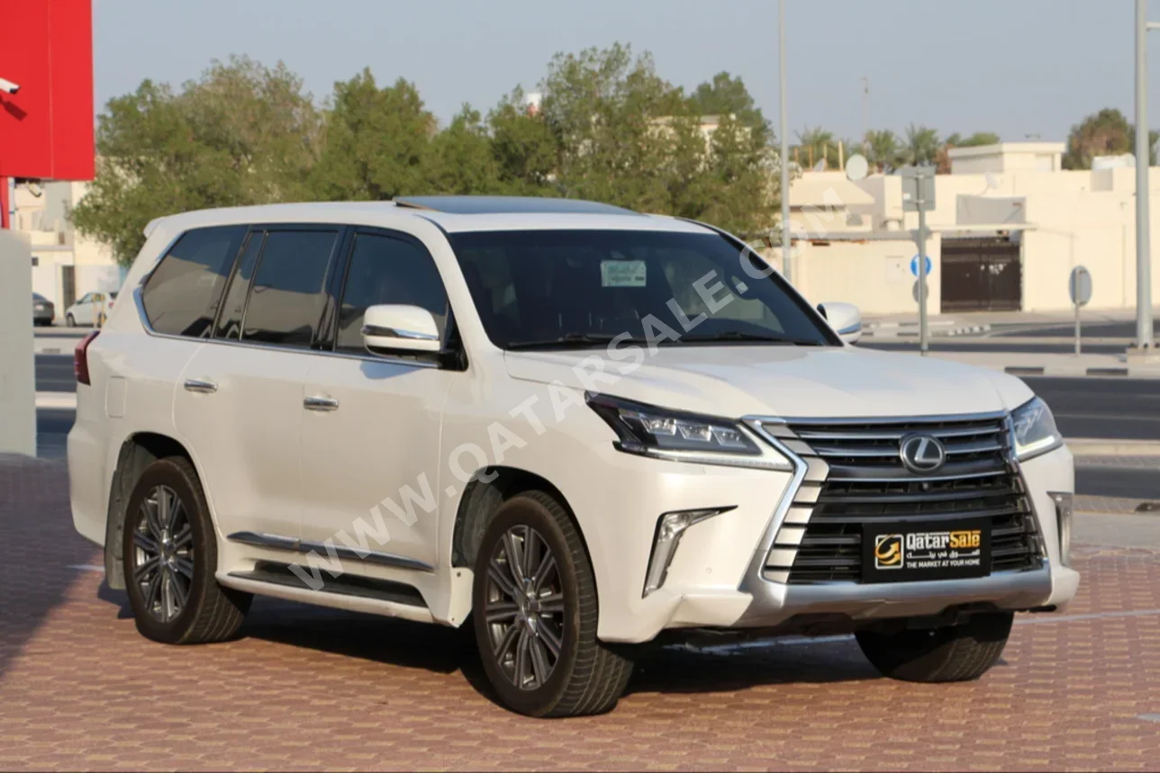 Lexus  LX  570  2017  Automatic  196,000 Km  8 Cylinder  Four Wheel Drive (4WD)  SUV  White