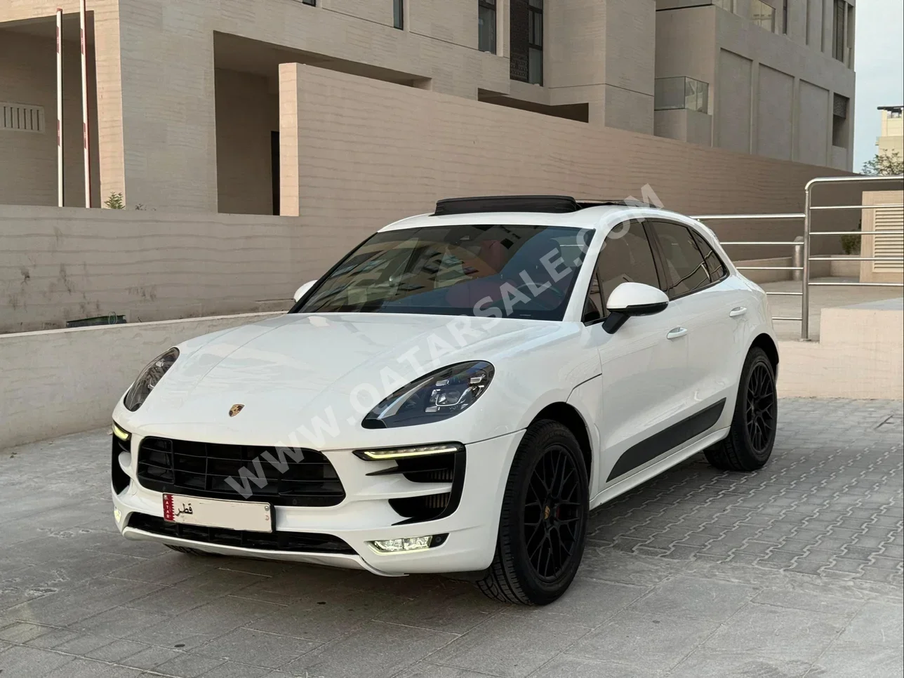 Porsche  Macan  GTS  2017  Automatic  87,000 Km  6 Cylinder  Four Wheel Drive (4WD)  SUV  White