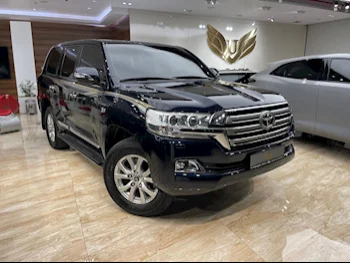 Toyota  Land Cruiser  VXR  2017  Automatic  124,000 Km  8 Cylinder  Four Wheel Drive (4WD)  SUV  Dark Blue