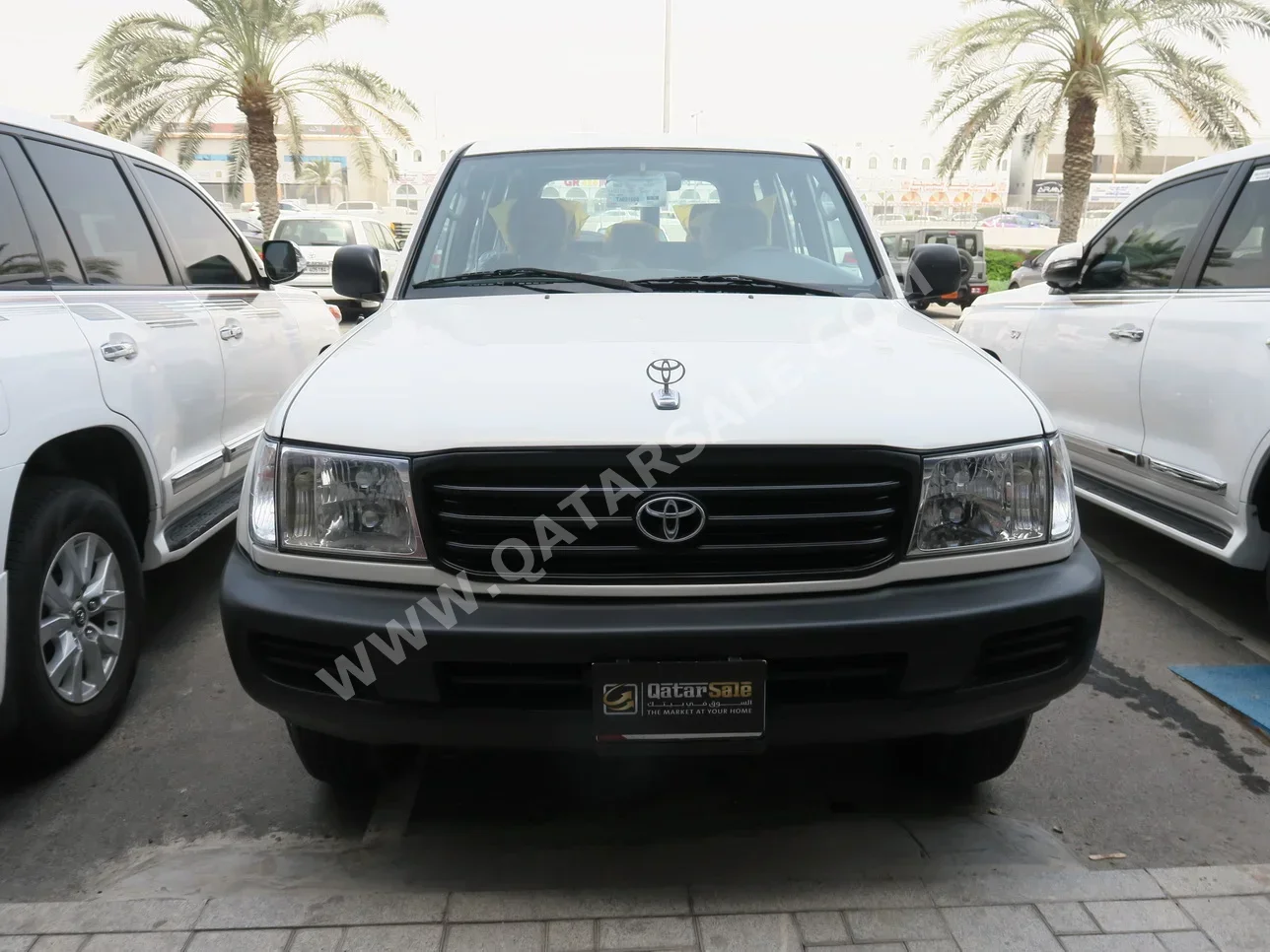 Toyota  Land Cruiser  G  2000  Manual  430,000 Km  6 Cylinder  Four Wheel Drive (4WD)  SUV  White