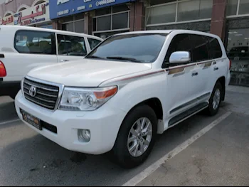 Toyota  Land Cruiser  GXR  2012  Automatic  430,000 Km  8 Cylinder  Four Wheel Drive (4WD)  SUV  White