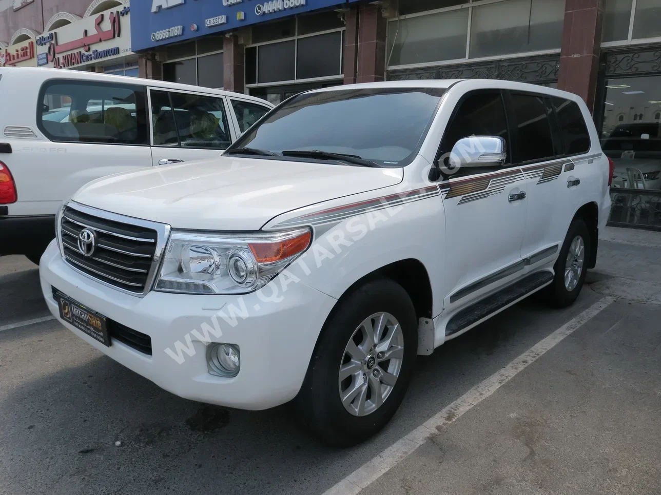 Toyota  Land Cruiser  GXR  2012  Automatic  430,000 Km  8 Cylinder  Four Wheel Drive (4WD)  SUV  White