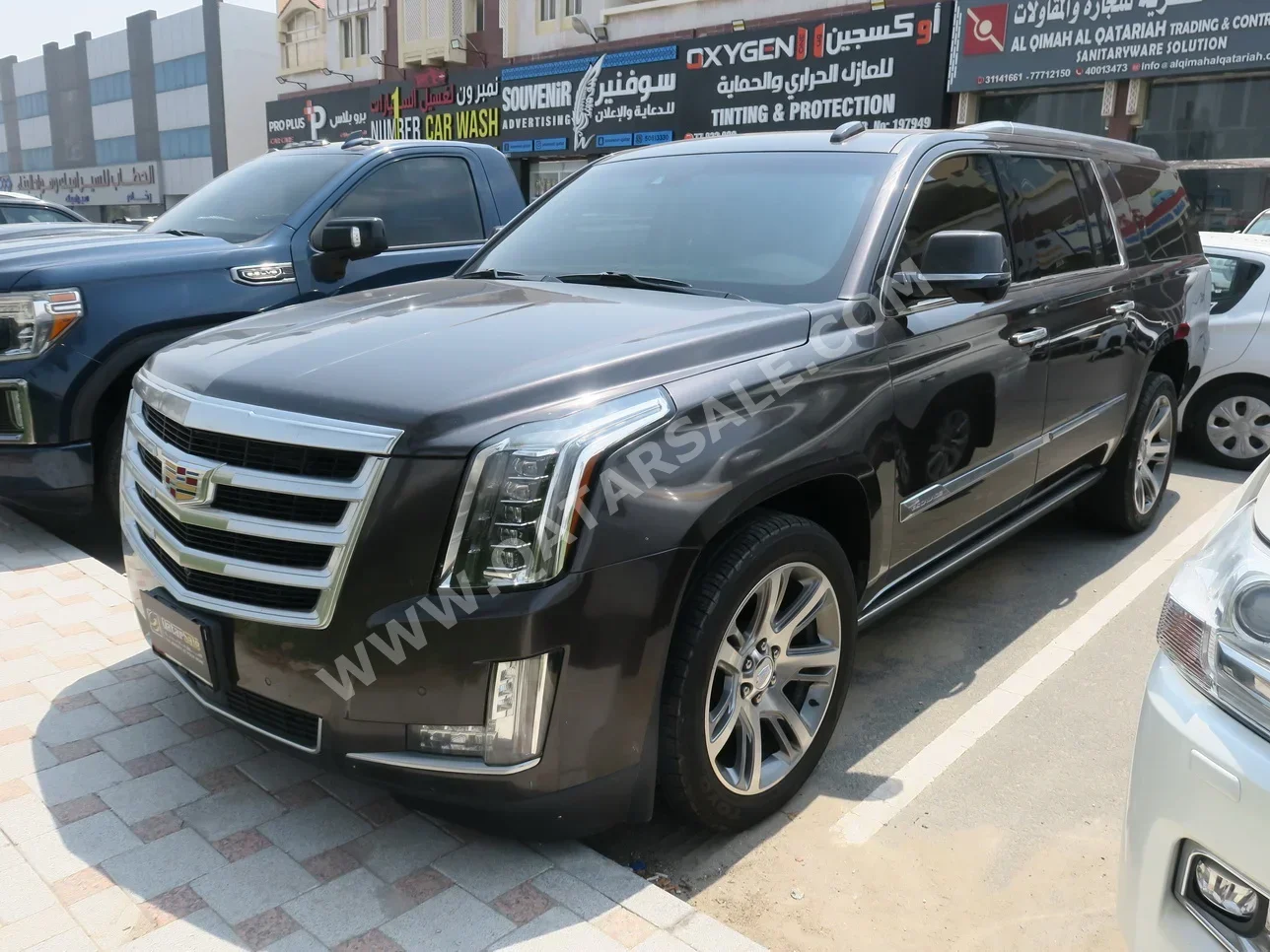 Cadillac  Escalade  2016  Automatic  45,000 Km  8 Cylinder  Four Wheel Drive (4WD)  SUV  Silver