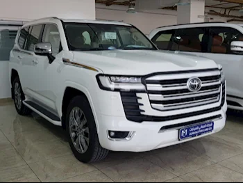 Toyota  Land Cruiser  VXR Twin Turbo  2022  Automatic  3,000 Km  6 Cylinder  Four Wheel Drive (4WD)  SUV  White  With Warranty