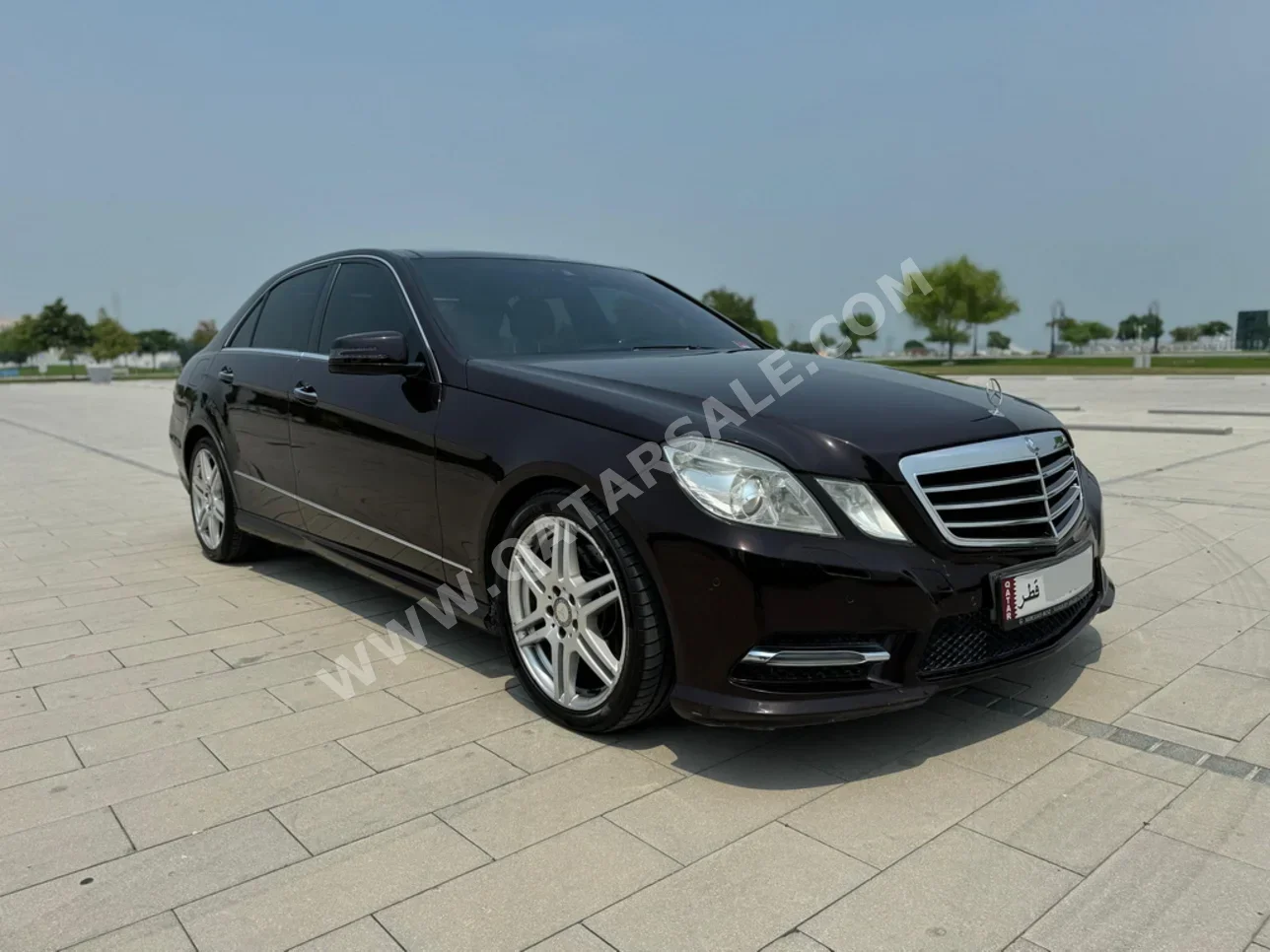 Mercedes-Benz  E-Class  300  2013  Automatic  140,000 Km  6 Cylinder  Rear Wheel Drive (RWD)  Sedan  Brown