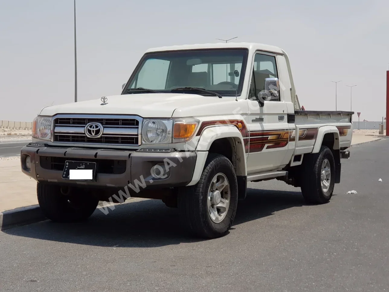 Toyota  Land Cruiser  LX  2013  Manual  360,000 Km  6 Cylinder  Four Wheel Drive (4WD)  Pick Up  White