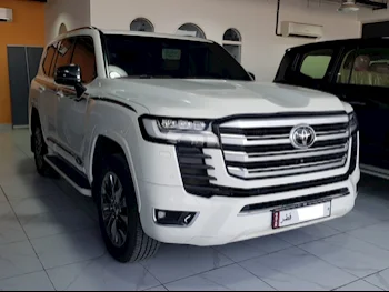 Toyota  Land Cruiser  VXR Twin Turbo  2023  Automatic  60,000 Km  6 Cylinder  Four Wheel Drive (4WD)  SUV  White  With Warranty