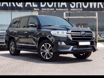 Toyota  Land Cruiser  VXR- Grand Touring S  2020  Automatic  120,000 Km  8 Cylinder  Four Wheel Drive (4WD)  SUV  Black