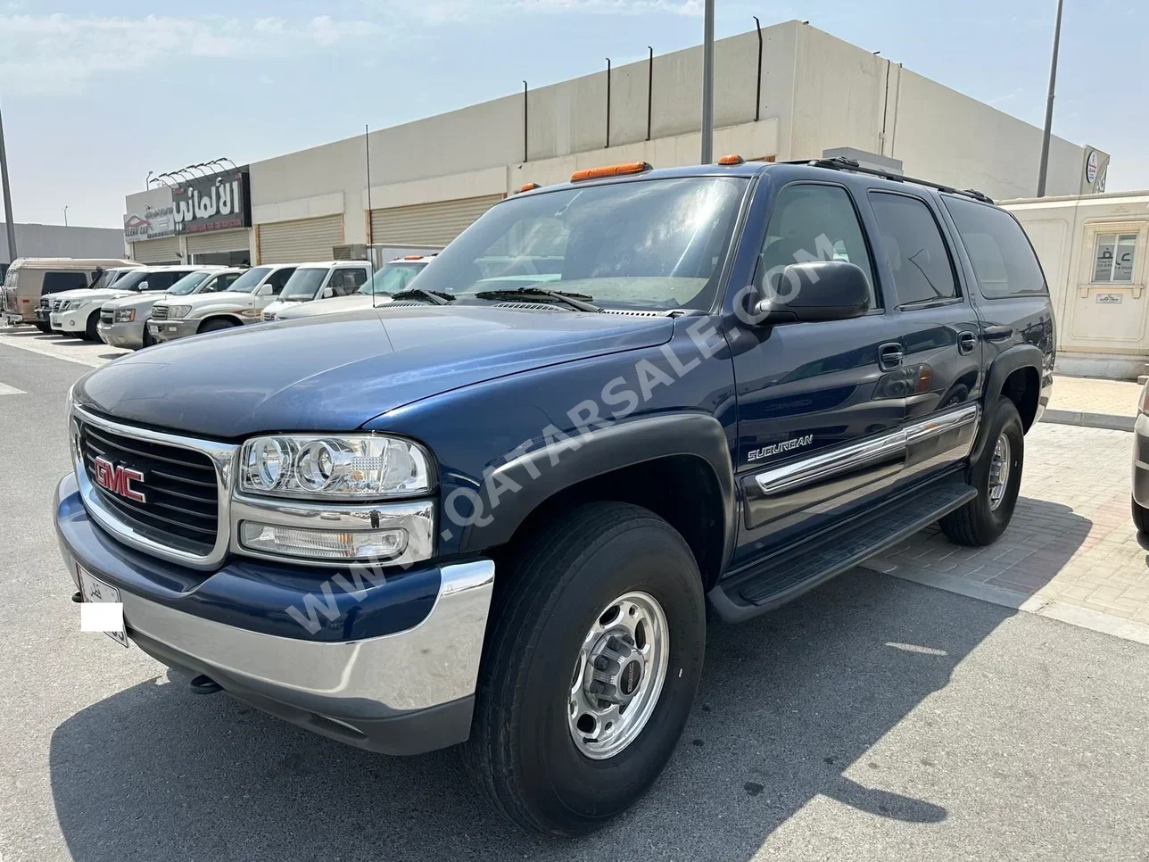 GMC  Suburban  2000  Automatic  72,000 Km  8 Cylinder  Four Wheel Drive (4WD)  SUV  Blue