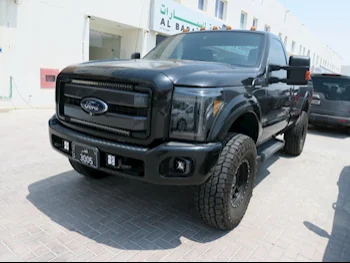 Ford  F  350  2015  Automatic  50,935 Km  8 Cylinder  Four Wheel Drive (4WD)  Pick Up  Gray