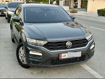 Volkswagen  T-Roc  2021  Automatic  43,000 Km  4 Cylinder  Front Wheel Drive (FWD)  SUV  Gray  With Warranty