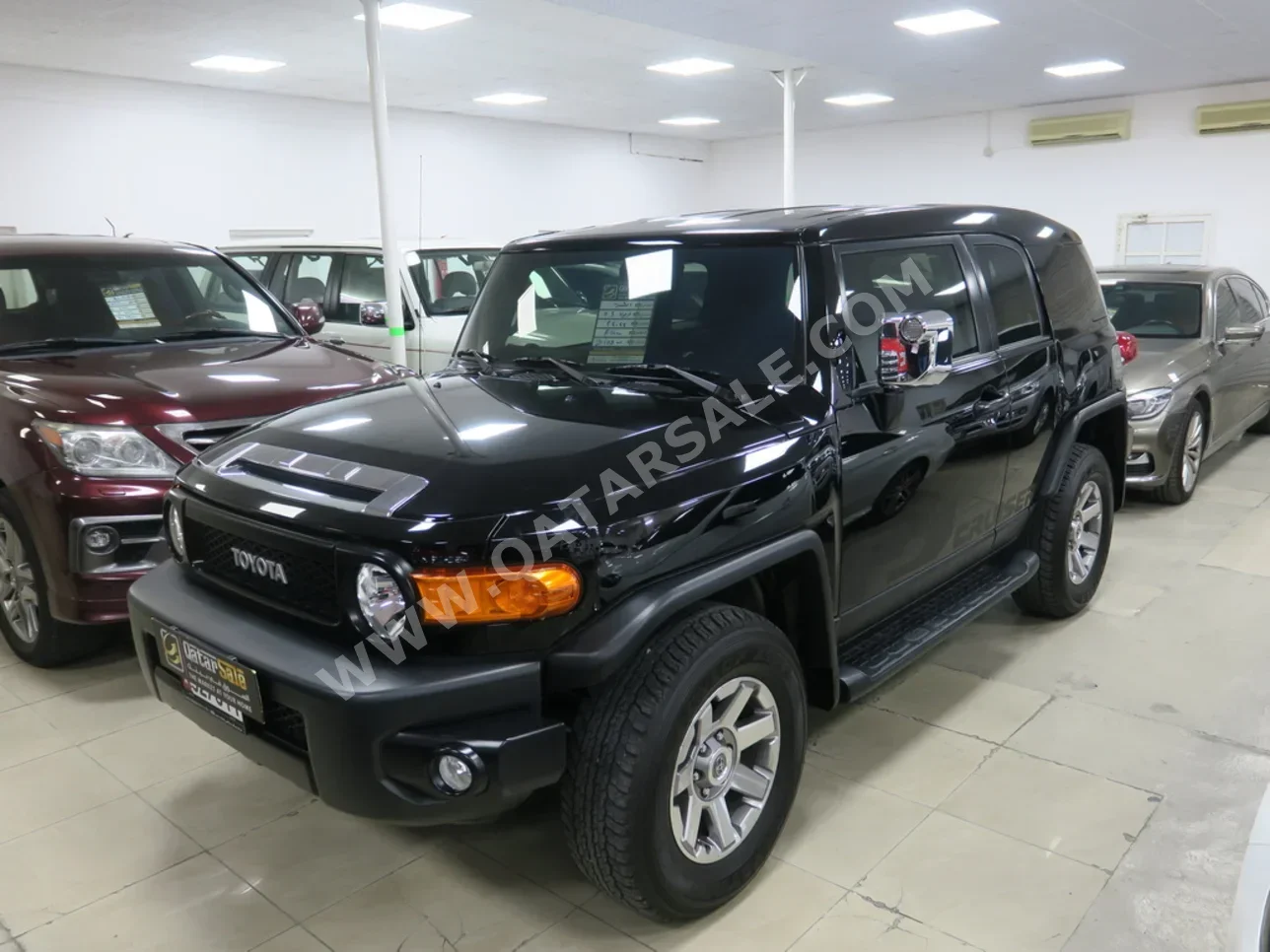 Toyota  FJ Cruiser  2023  Automatic  21,000 Km  6 Cylinder  Four Wheel Drive (4WD)  SUV  Black  With Warranty