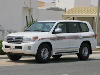 Toyota  Land Cruiser  GXR  2013  Automatic  377,000 Km  8 Cylinder  Four Wheel Drive (4WD)  SUV  White